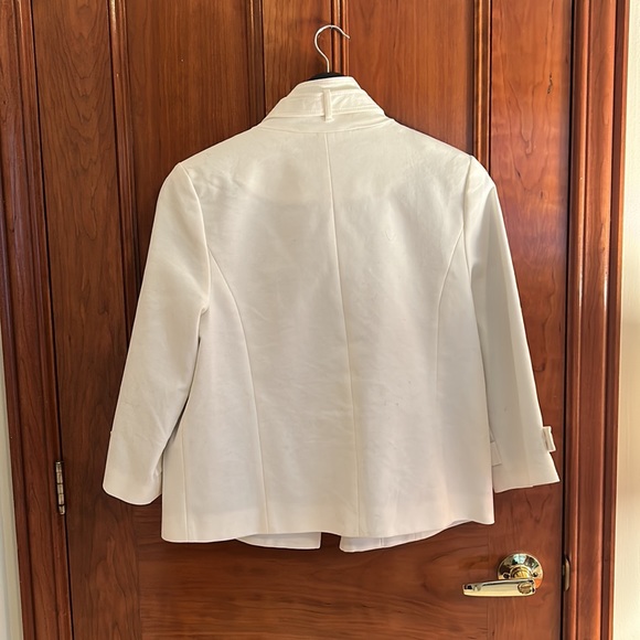 White jacket - Picture 2 of 3